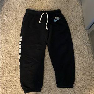 Nike crop joggers.